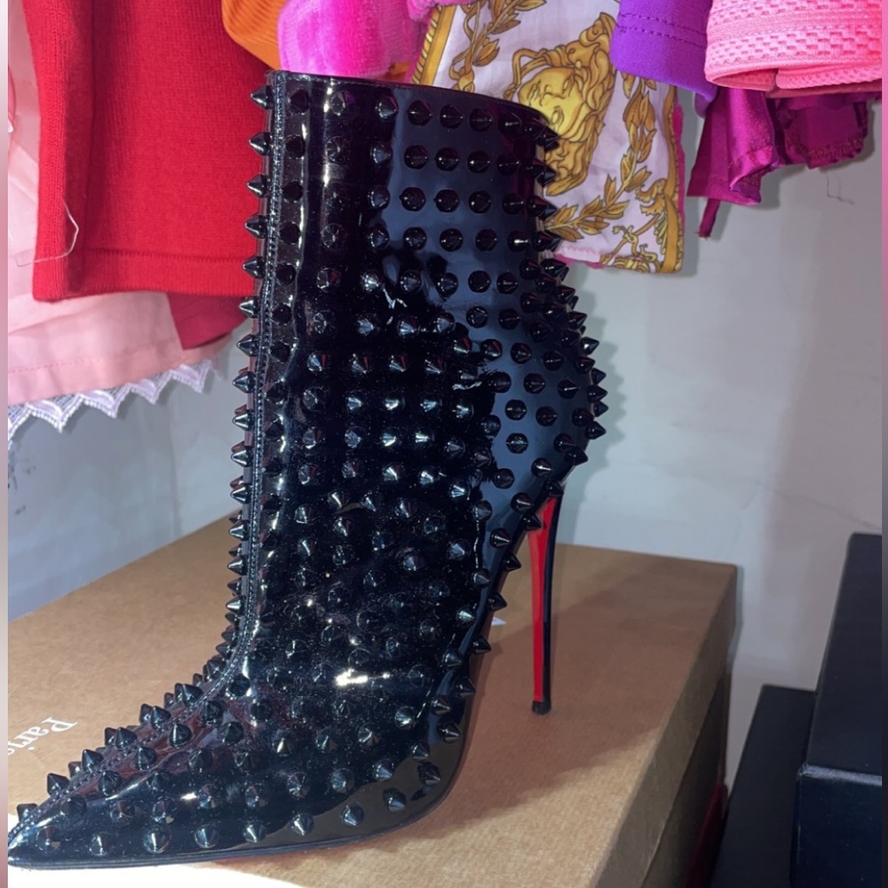 Christina Louboutin Spike